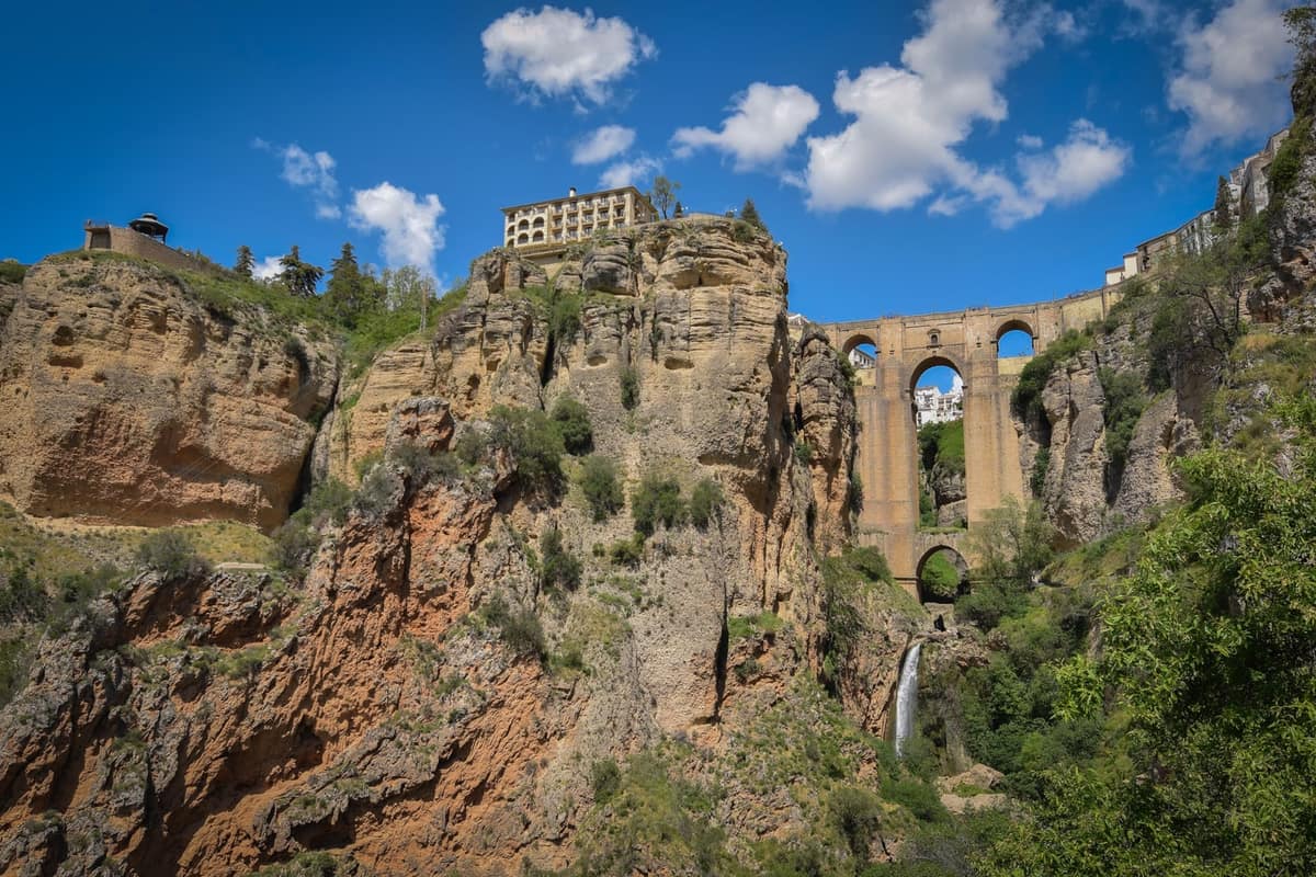 Puente Nuevo bridge spanning the El Tajo gorge in Ronda