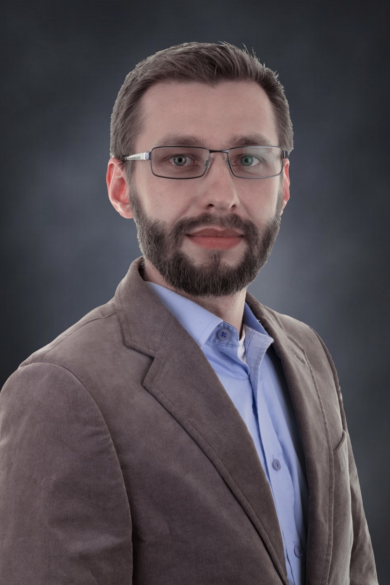 Maciej Bezzubik